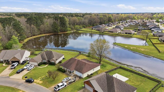 319 lamplighter Drive, Benton, AR 72015