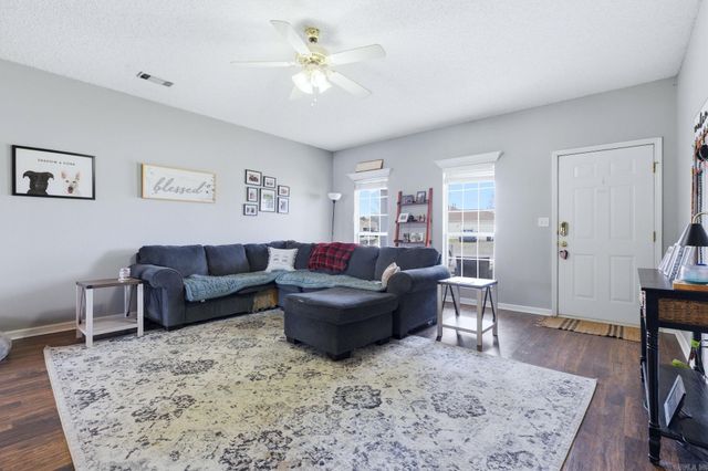 319 lamplighter Drive, Benton, AR 72015