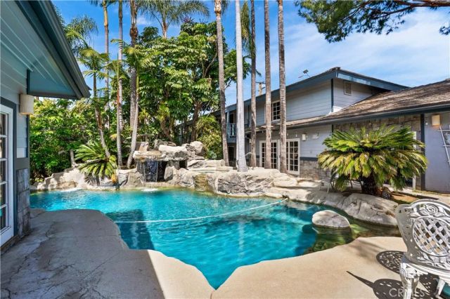 451 N Baldy Vista, Glendora, CA 91741