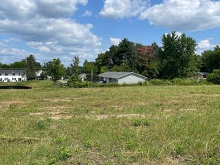 1835 SOUTHLAND LANE, New London, WI 54961