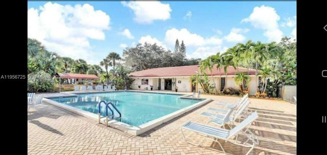 5550 NW 44th St 106B, Lauderhill, FL 33319