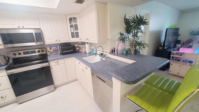 5550 NW 44th St 106B, Lauderhill, FL 33319