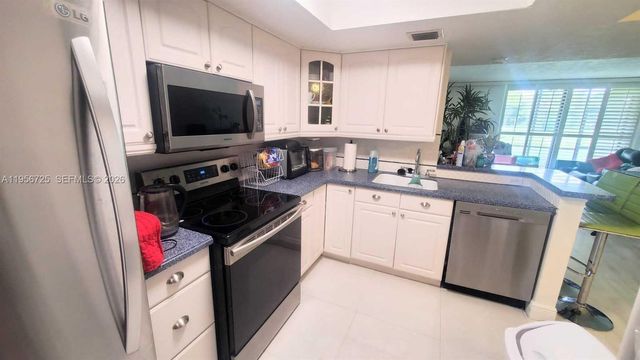 5550 NW 44th St 106B, Lauderhill, FL 33319