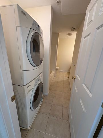 50 Adams St 109, Worcester, MA 01604