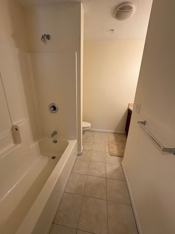 50 Adams St 109, Worcester, MA 01604