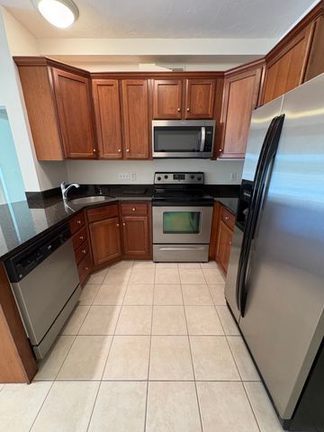 50 Adams St 109, Worcester, MA 01604