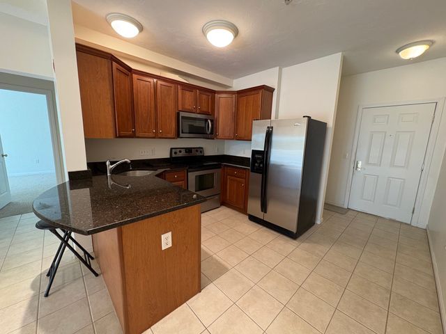 50 Adams St 109, Worcester, MA 01604