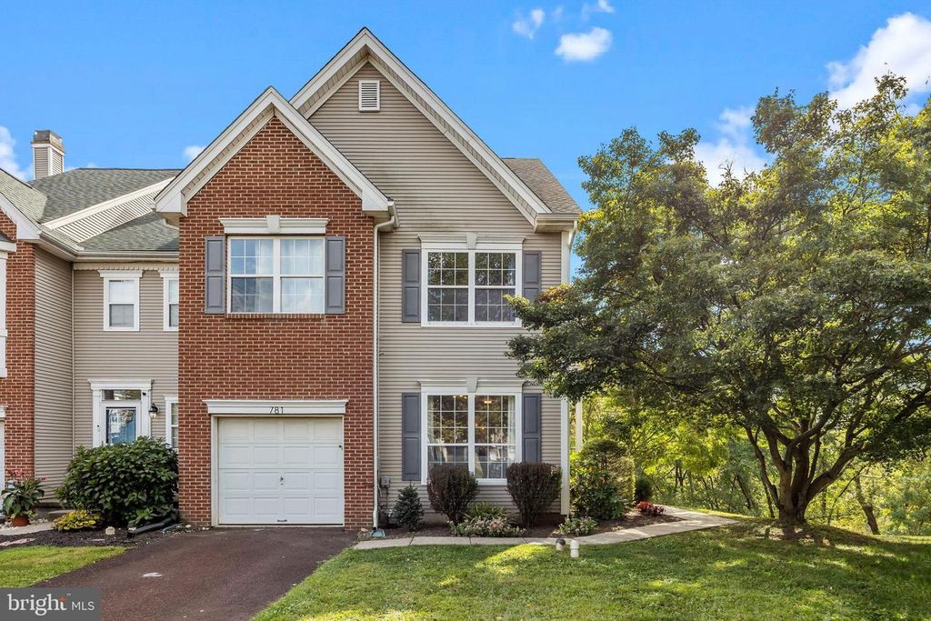 781 MARTINGALE RD, Schwenksville, PA 19473