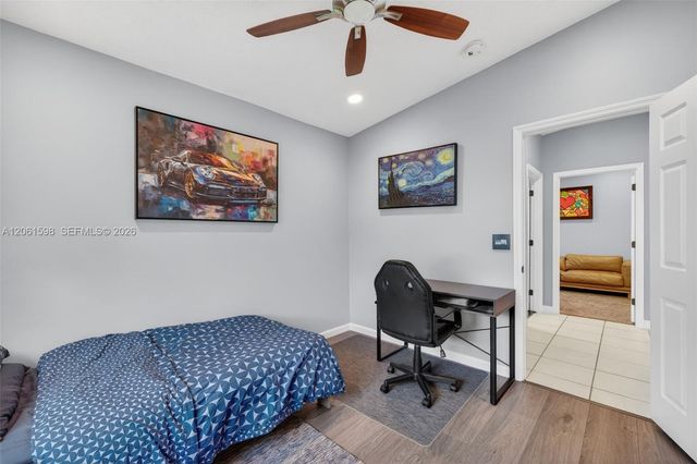 1603 E Harmony Lake Cir, Davie, FL 33324