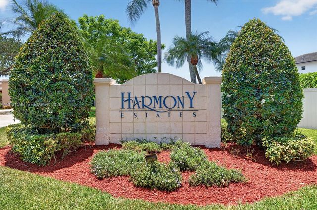 1603 E Harmony Lake Cir, Davie, FL 33324