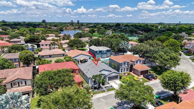 1603 E Harmony Lake Cir, Davie, FL 33324