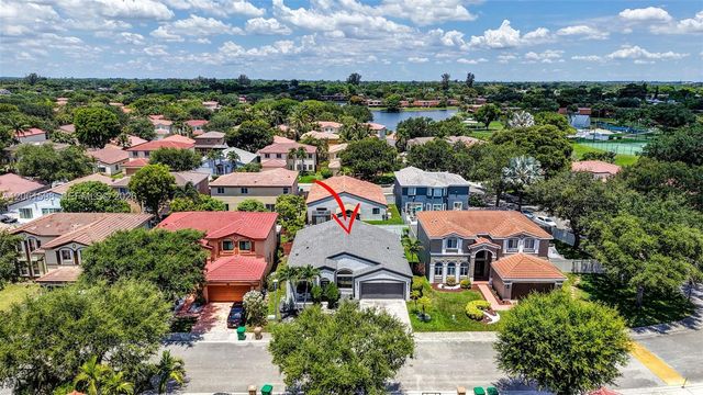 1603 E Harmony Lake Cir, Davie, FL 33324