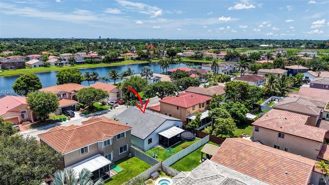 1603 E Harmony Lake Cir, Davie, FL 33324