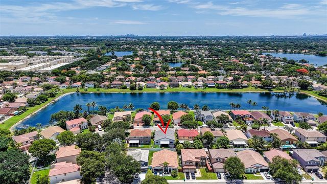 1603 E Harmony Lake Cir, Davie, FL 33324
