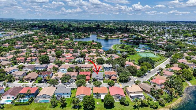 1603 E Harmony Lake Cir, Davie, FL 33324