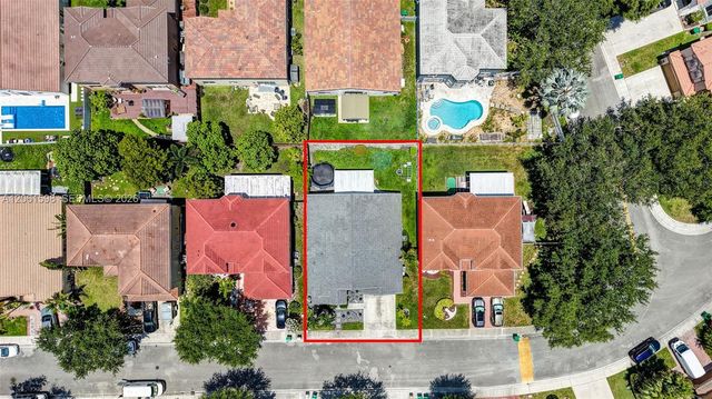 1603 E Harmony Lake Cir, Davie, FL 33324