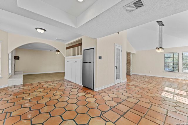 8514 Oak Fence, San Antonio, TX 78251