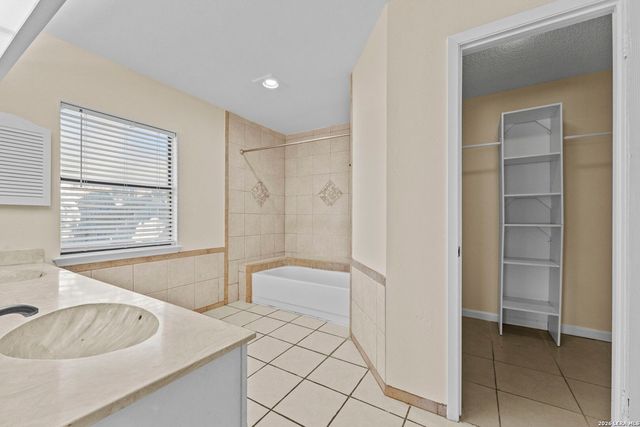 8514 Oak Fence, San Antonio, TX 78251