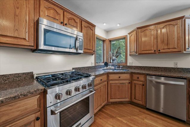 8835 S Lilac Street, Demotte, IN 46310