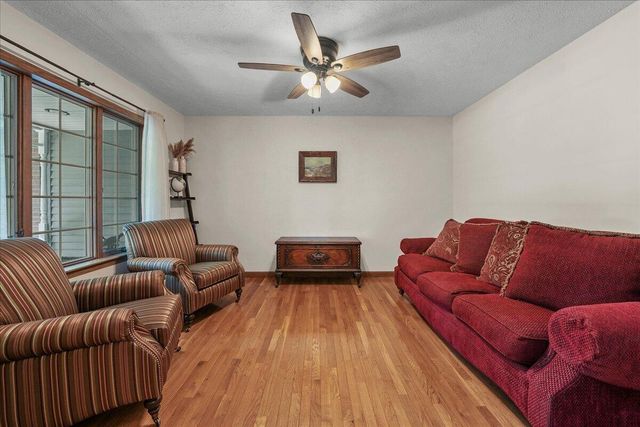 8835 S Lilac Street, Demotte, IN 46310