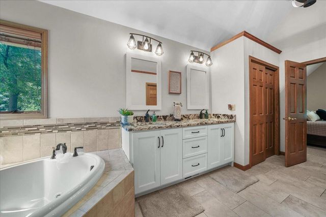 8835 S Lilac Street, Demotte, IN 46310