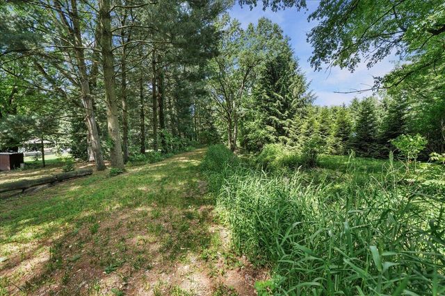 8835 S Lilac Street, Demotte, IN 46310