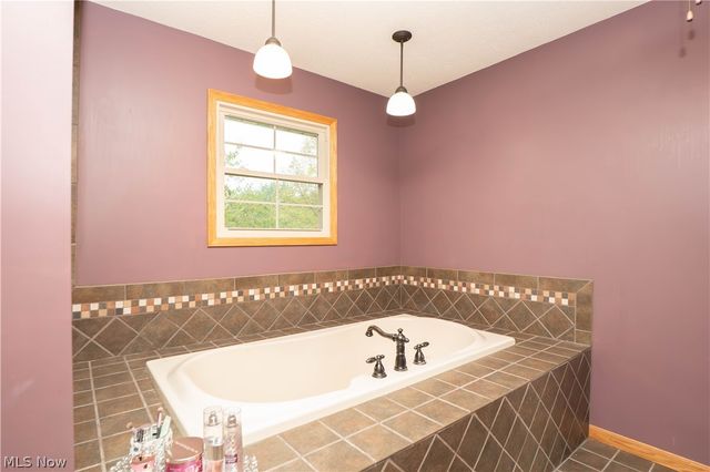 5782 Drenta Circle SW, Navarre, OH 44662