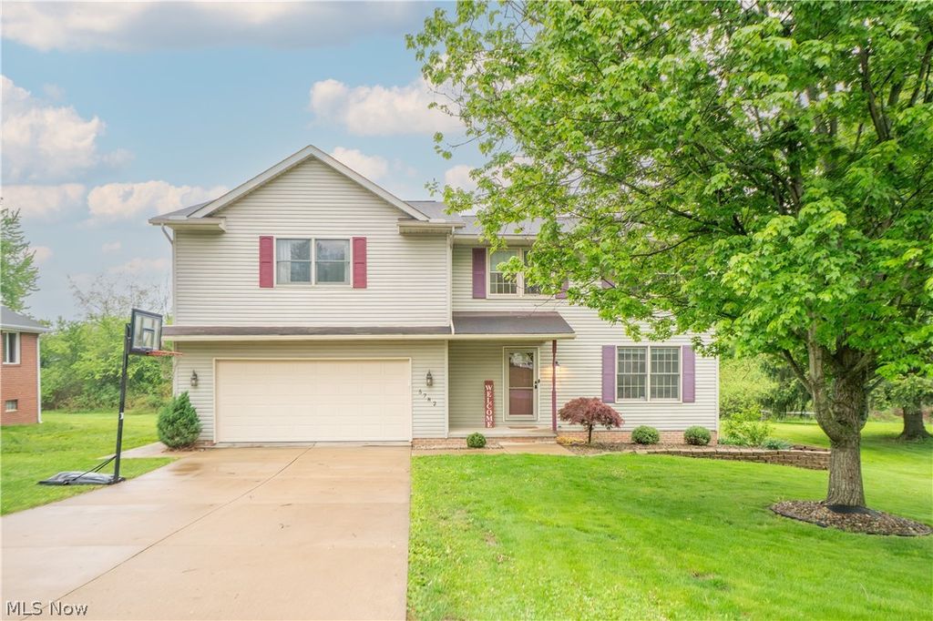 5782 Drenta Circle SW, Navarre, OH 44662