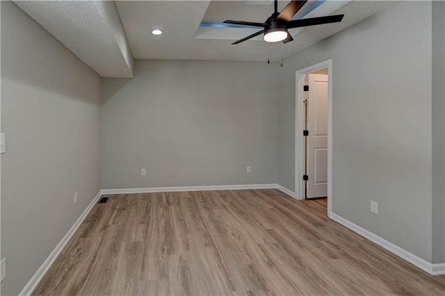 208 NE 80TH Street, Kansas City, MO 64118