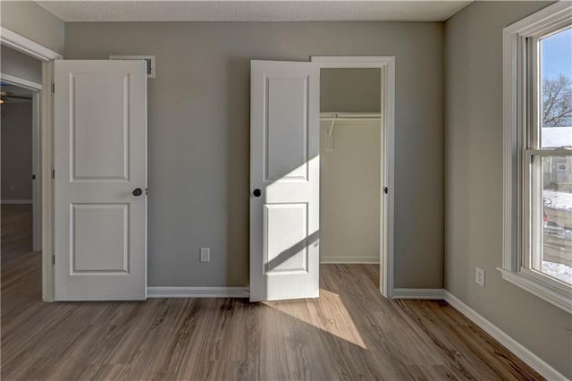 208 NE 80TH Street, Kansas City, MO 64118