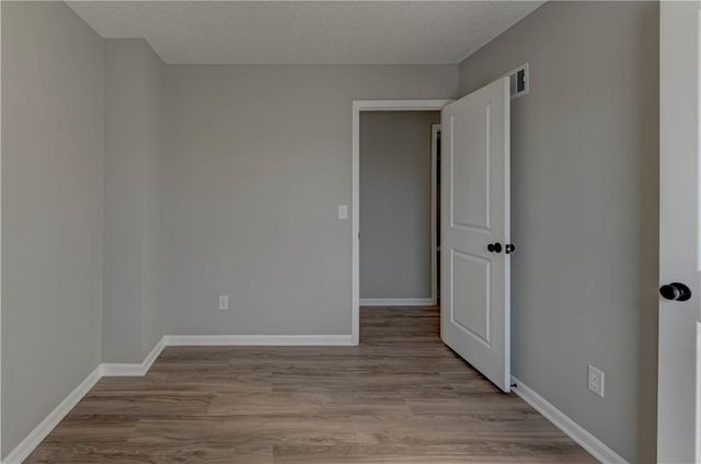 208 NE 80TH Street, Kansas City, MO 64118