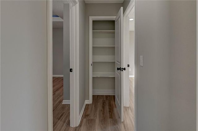 208 NE 80TH Street, Kansas City, MO 64118