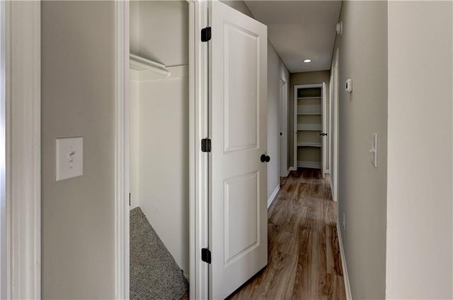 208 NE 80TH Street, Kansas City, MO 64118