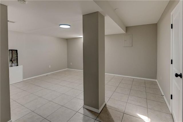 208 NE 80TH Street, Kansas City, MO 64118