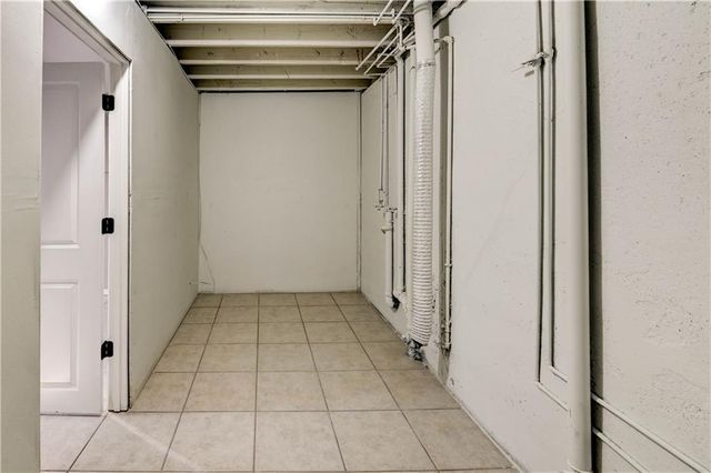 208 NE 80TH Street, Kansas City, MO 64118