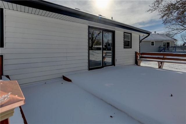 208 NE 80TH Street, Kansas City, MO 64118