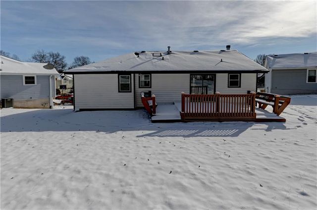 208 NE 80TH Street, Kansas City, MO 64118