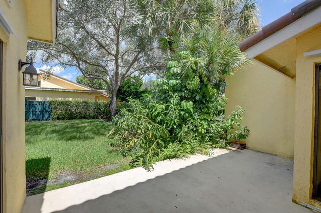 6165 BELLEZA Lane, Boca Raton, FL 33433
