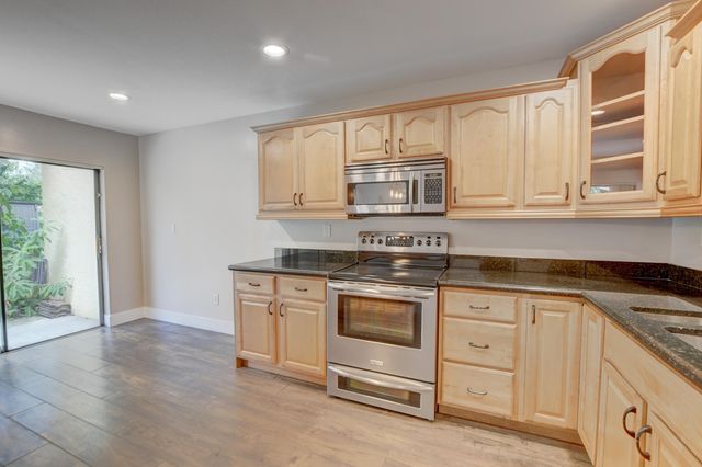 6165 BELLEZA Lane, Boca Raton, FL 33433