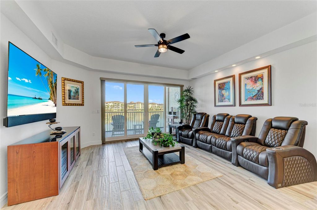 Image 11 of property listing at 10530 BOARDWALK LOOP 202, Bradenton, FL 34202