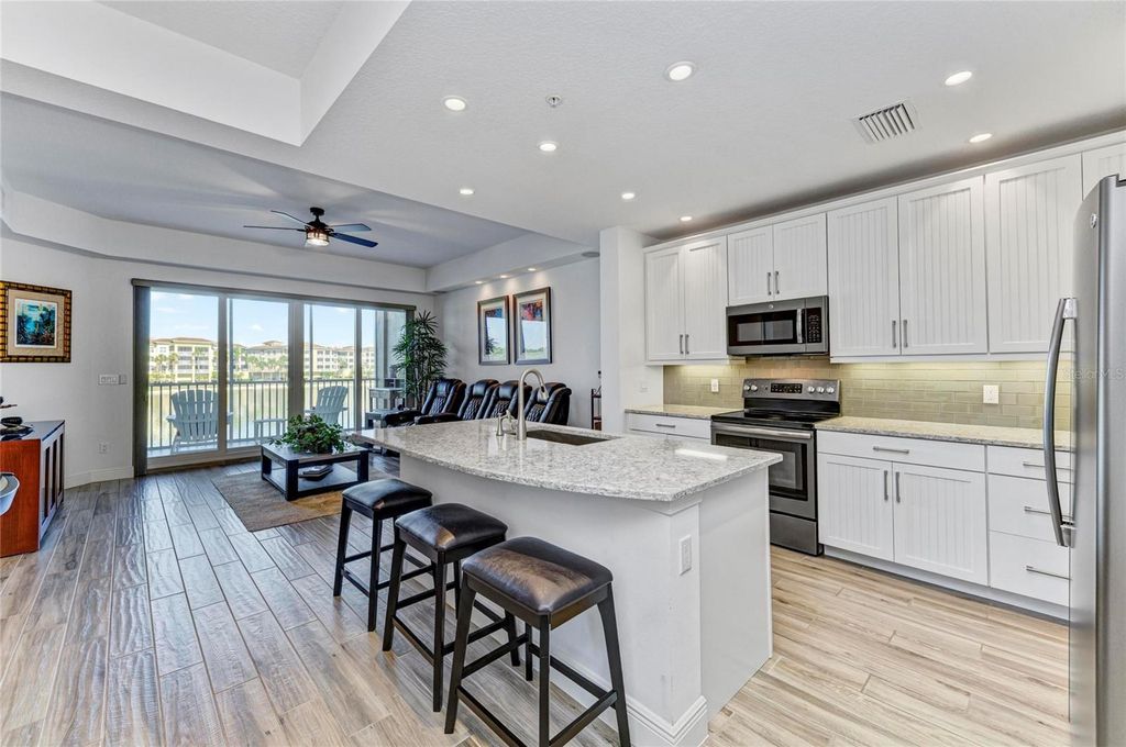 Image 15 of property listing at 10530 BOARDWALK LOOP 202, Bradenton, FL 34202