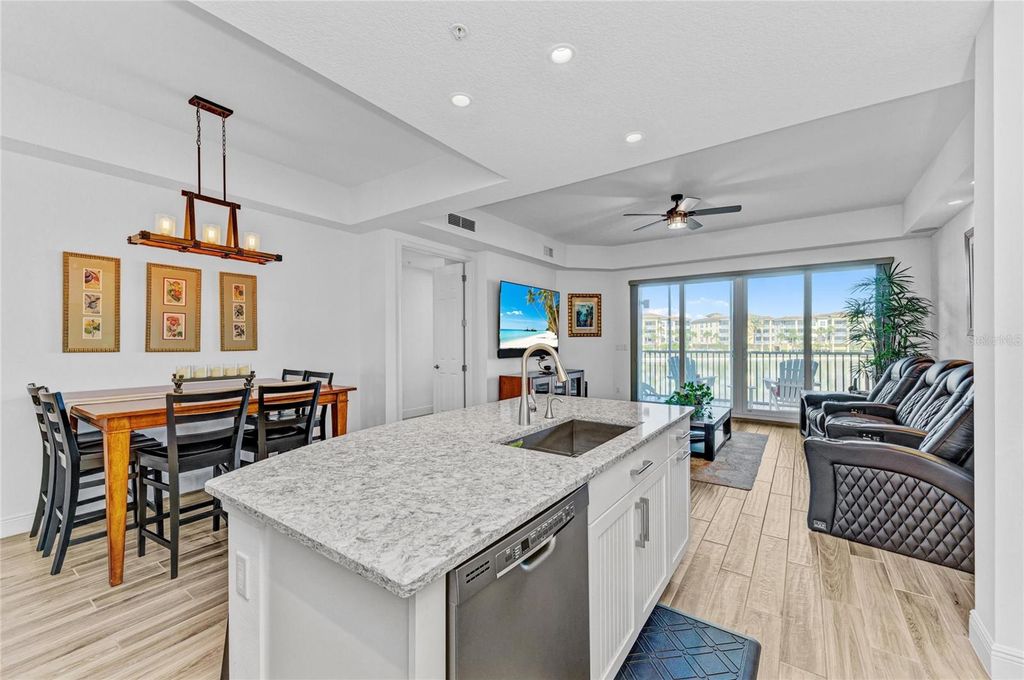 Image 17 of property listing at 10530 BOARDWALK LOOP 202, Bradenton, FL 34202