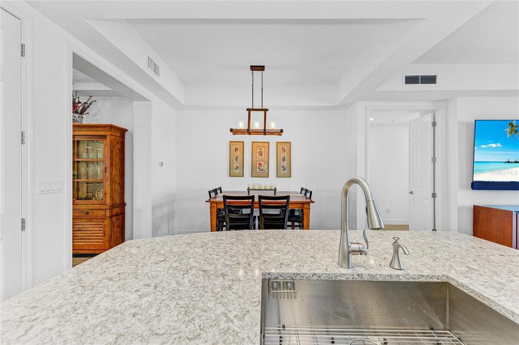 Image 18 of property listing at 10530 BOARDWALK LOOP 202, Bradenton, FL 34202