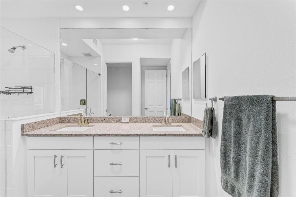 Image 28 of property listing at 10530 BOARDWALK LOOP 202, Bradenton, FL 34202