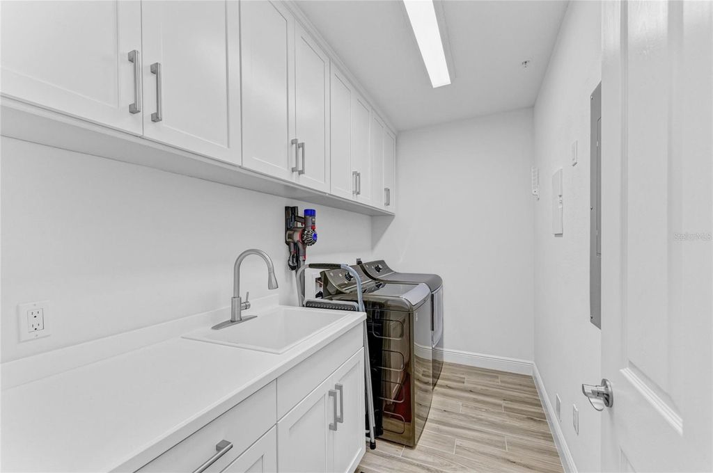 Image 35 of property listing at 10530 BOARDWALK LOOP 202, Bradenton, FL 34202