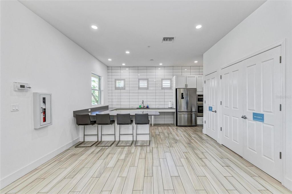 Image 54 of property listing at 10530 BOARDWALK LOOP 202, Bradenton, FL 34202