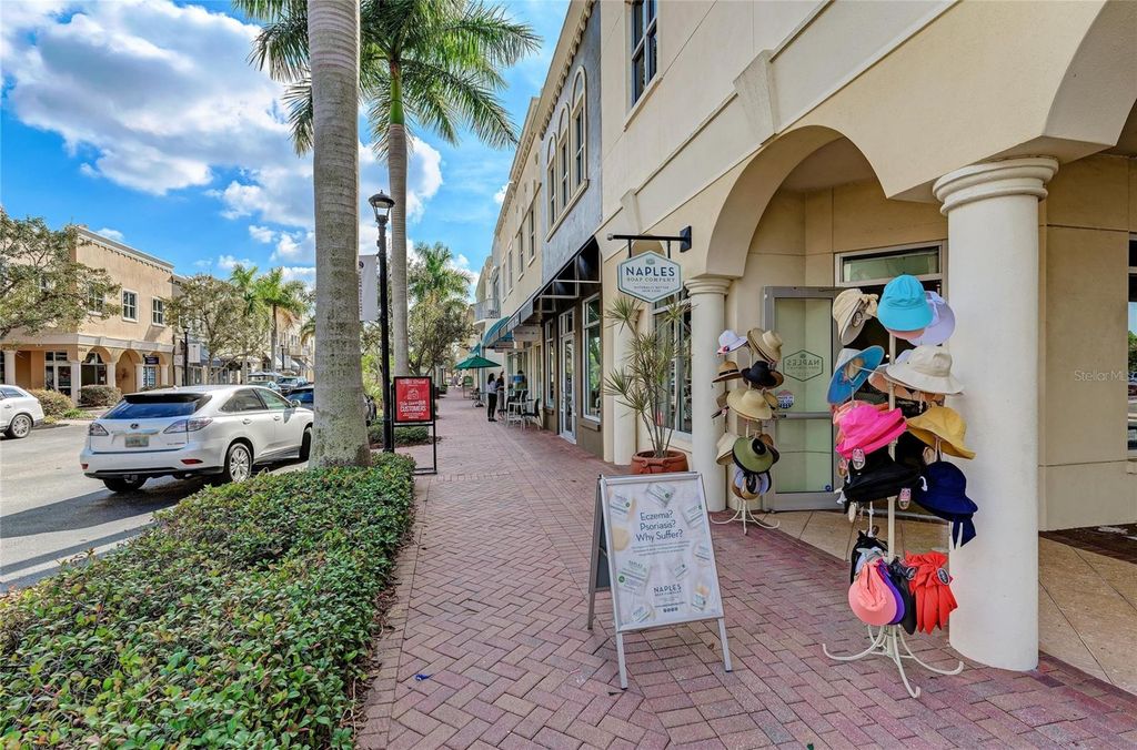 Image 62 of property listing at 10530 BOARDWALK LOOP 202, Bradenton, FL 34202