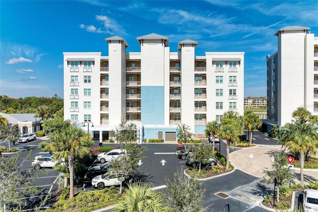 Image 8 of property listing at 10530 BOARDWALK LOOP 202, Bradenton, FL 34202