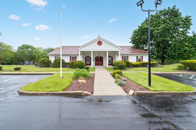 7 Merrimac Court, Coram, NY 11727