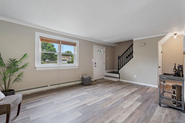 7 Merrimac Court, Coram, NY 11727